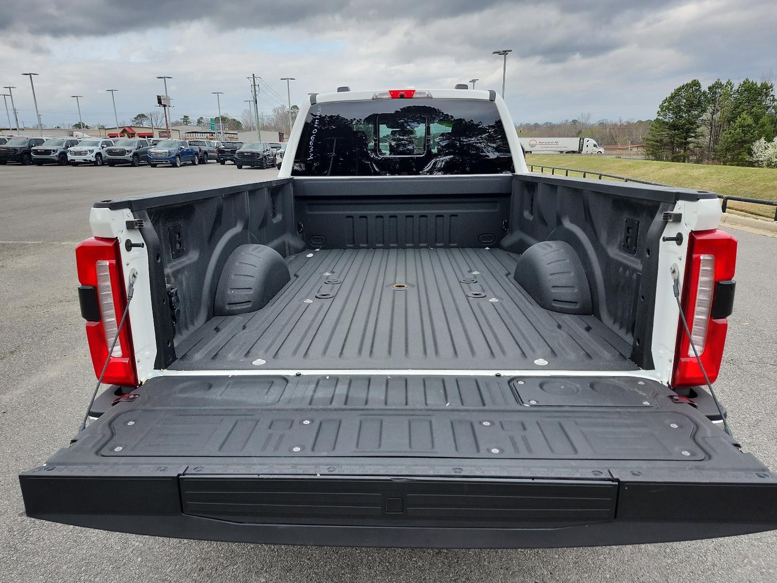 2024 Ford Super Duty F-350 DRW LARIAT