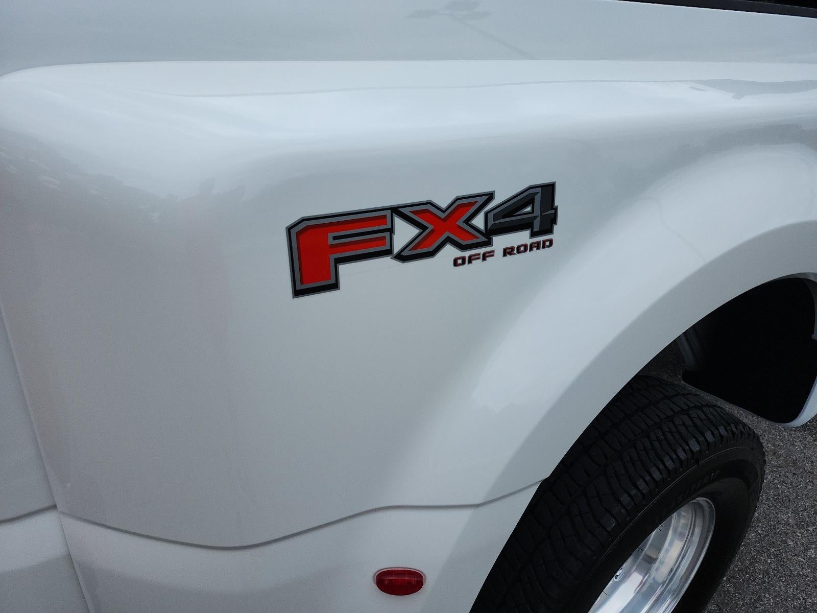 2024 Ford Super Duty F-350 DRW LARIAT