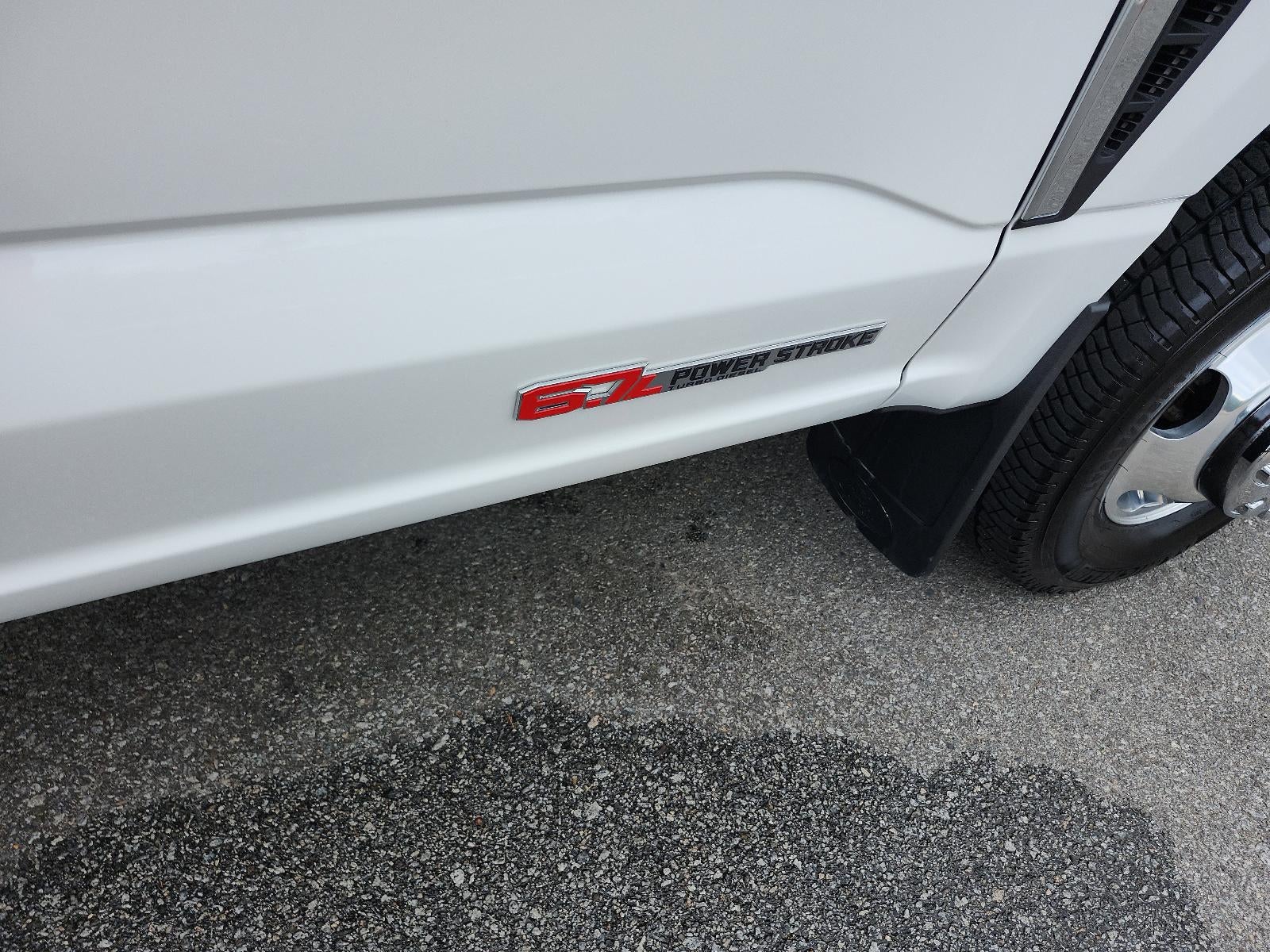 2024 Ford Super Duty F-350 DRW LARIAT