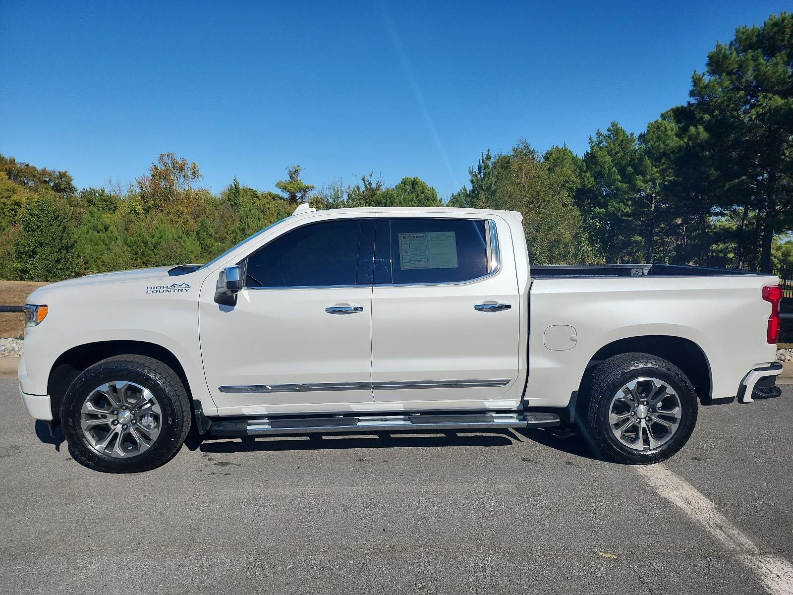Used 2024 Chevrolet Silverado 1500 High Country with VIN 1GCUDJED4RZ397454 for sale in Little Rock