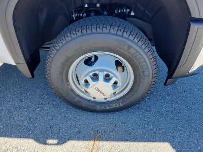 2026 GMC Sierra 3500 HD Chassis Cab 4WD Reg Cab 171" WB, 84.5" CA Pro