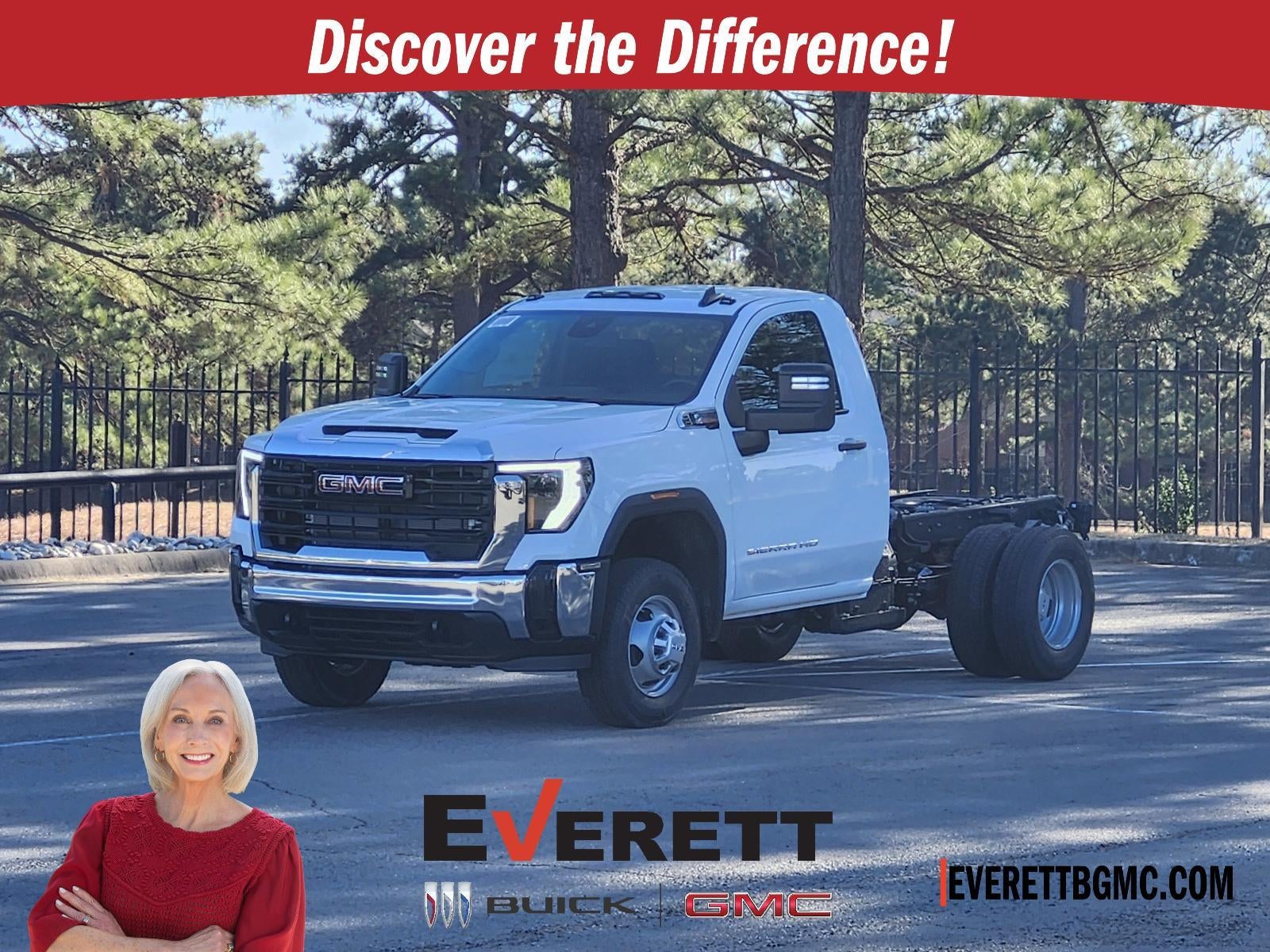 2026 GMC Sierra 3500 HD Chassis Cab 4WD Reg Cab 146" WB, 60" CA Pro