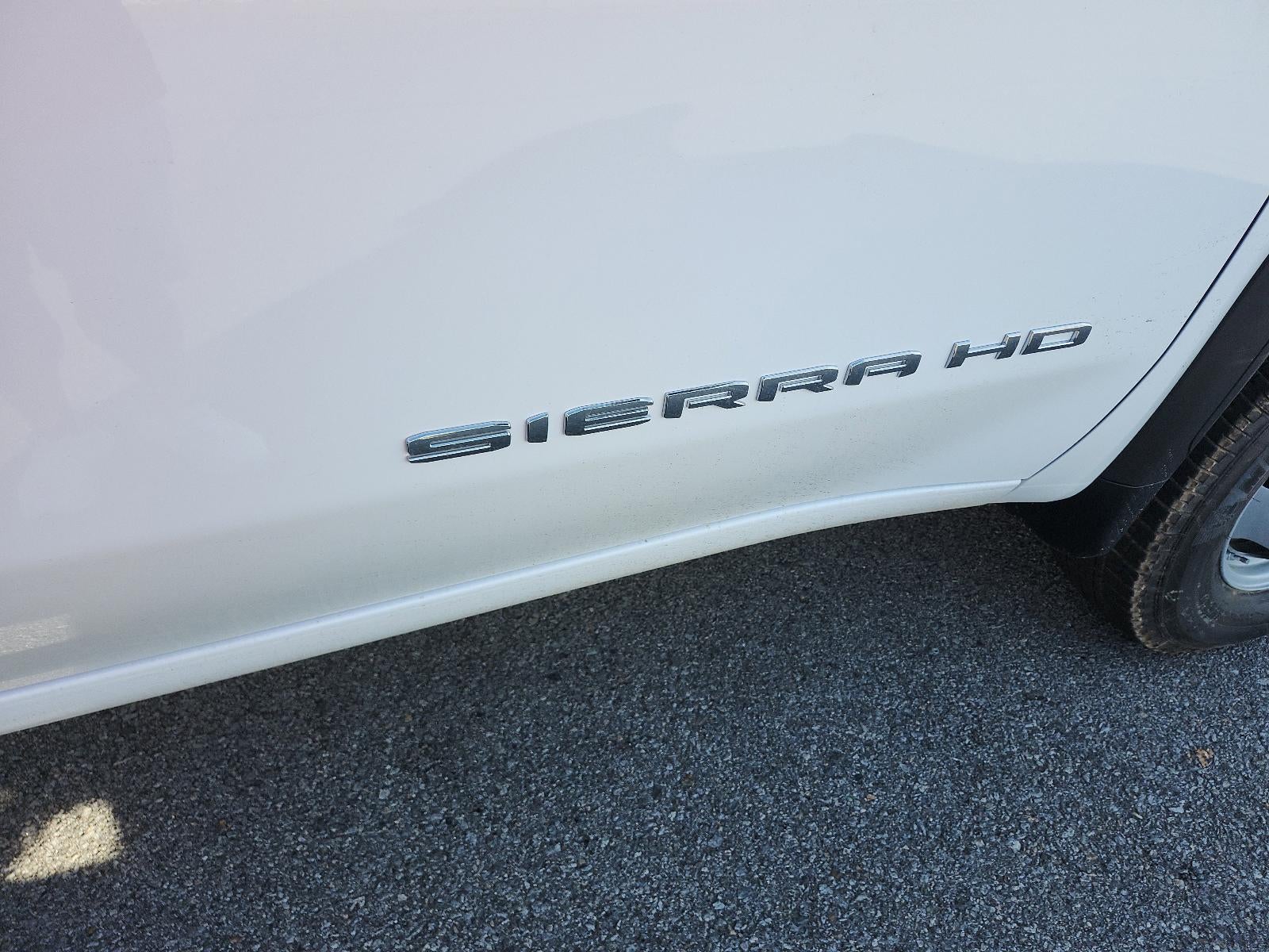 2026 GMC Sierra 3500 HD Chassis Cab 4WD Crew Cab 177" WB, 60" CA Pro