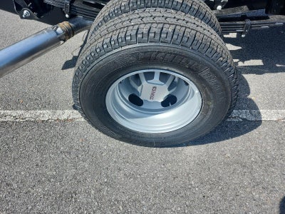 2026 GMC Sierra 3500 HD Chassis Cab 4WD Crew Cab 177" WB, 60" CA Pro