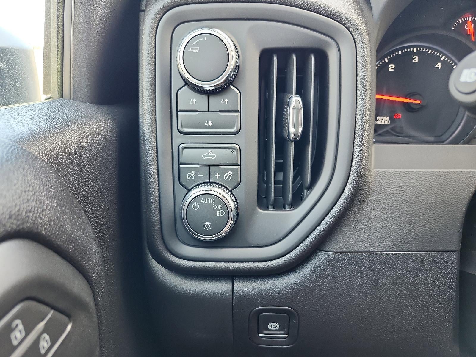 2026 GMC Sierra 3500 HD Chassis Cab 4WD Crew Cab 177" WB, 60" CA Pro