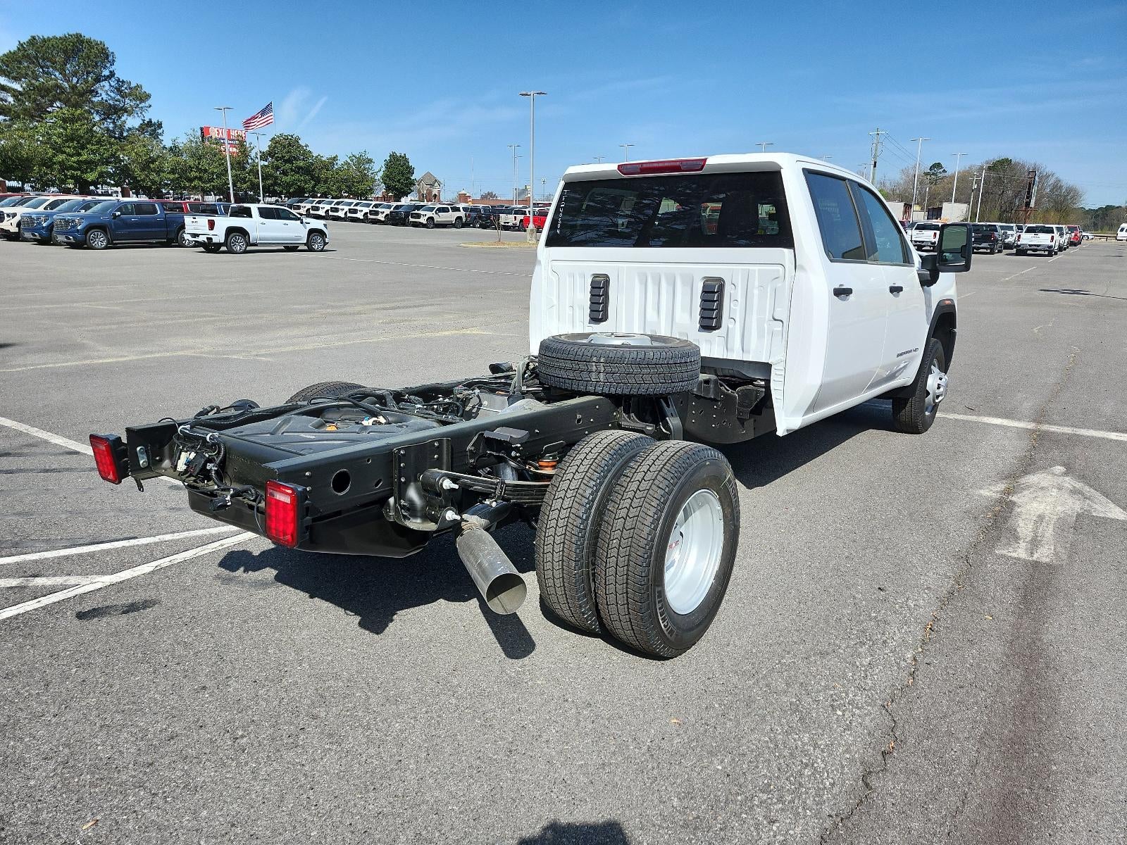 2026 GMC Sierra 3500 HD Chassis Cab 4WD Crew Cab 177" WB, 60" CA Pro