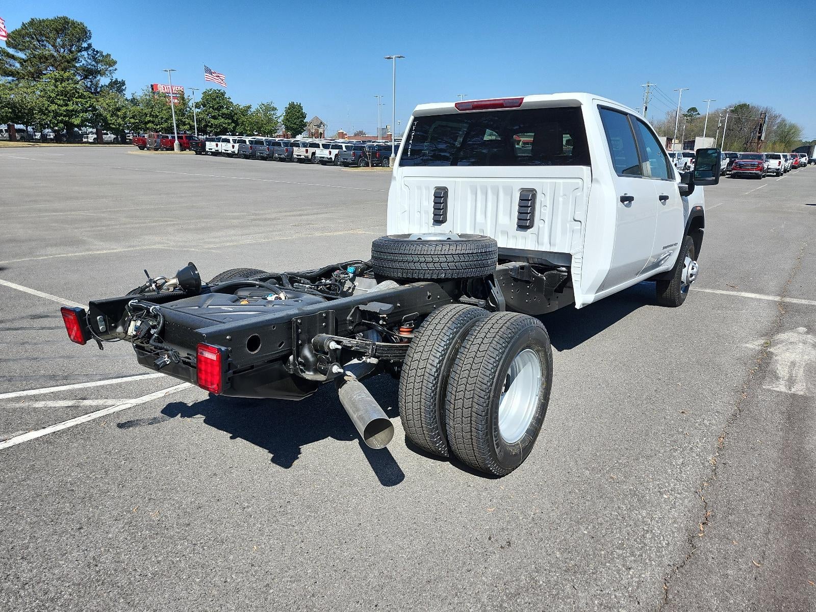 2026 GMC Sierra 3500 HD Chassis Cab 4WD Crew Cab 177" WB, 60" CA Pro