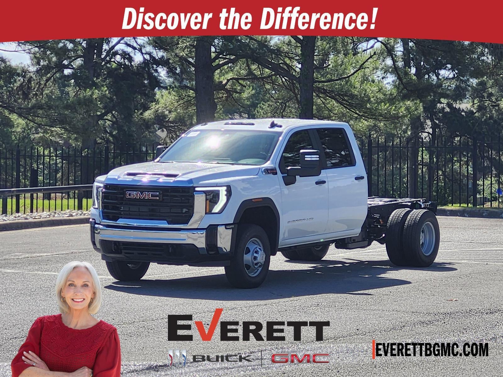 2026 GMC Sierra 4WD Crew Cab Chassis Pro's photo