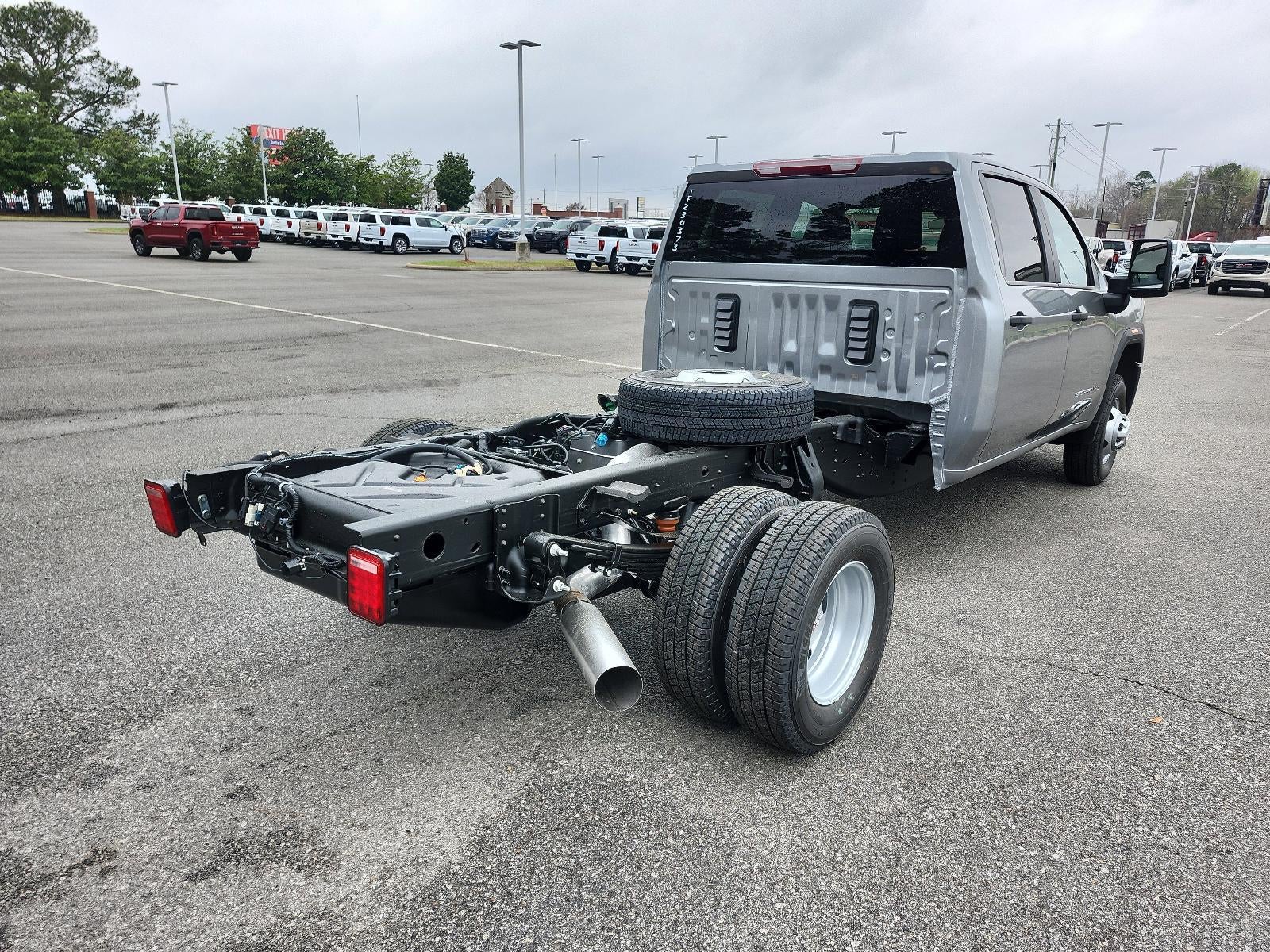 2026 GMC Sierra 3500 HD Chassis Cab 4WD Crew Cab 177" WB, 60" CA Pro