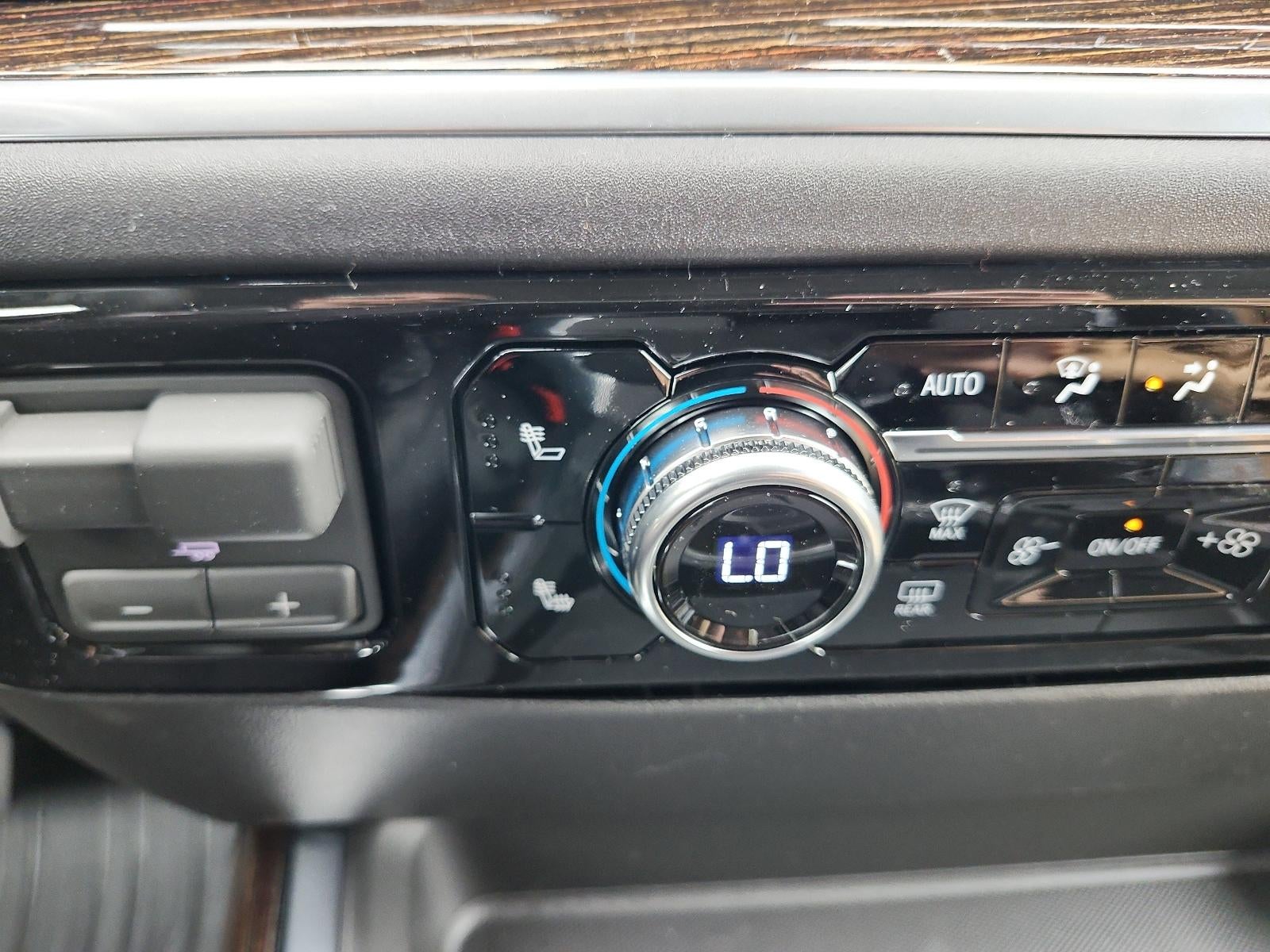 2026 GMC Sierra 3500 HD Chassis Cab 4WD Crew Cab 177" WB, 60" CA SLE