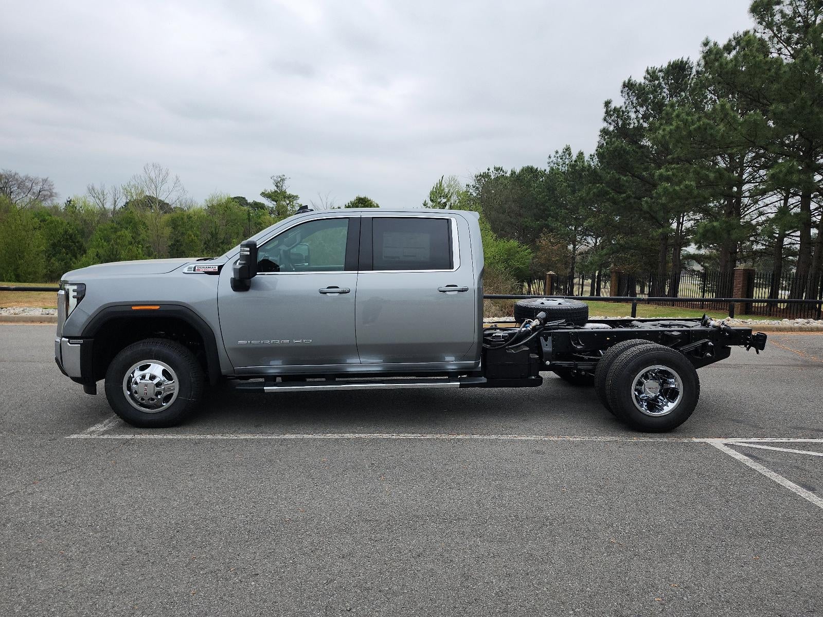 2026 GMC Sierra 3500 HD Chassis Cab 4WD Crew Cab 177" WB, 60" CA SLE