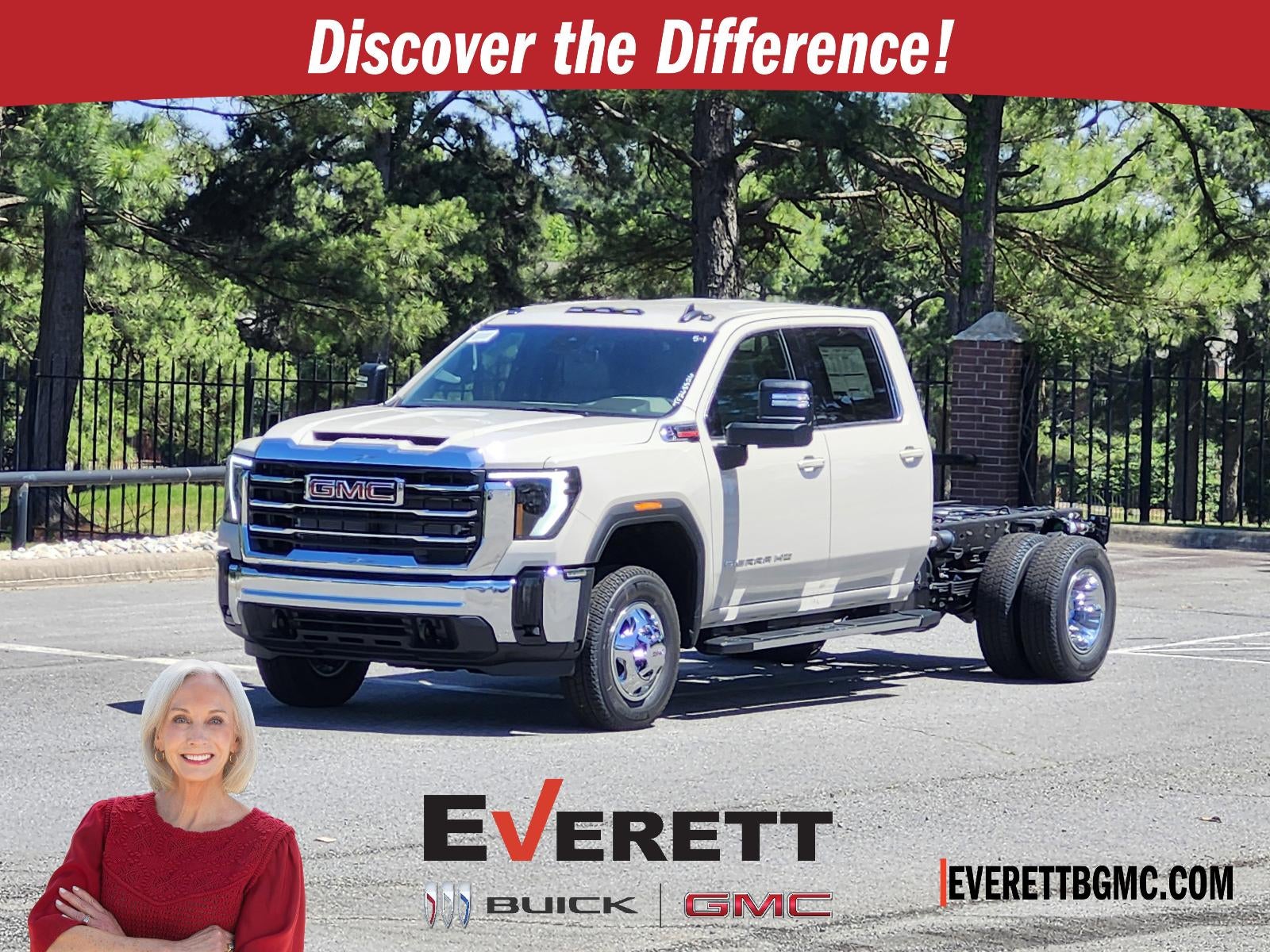 2026 GMC Sierra 4WD Crew Cab Chassis SLE's photo