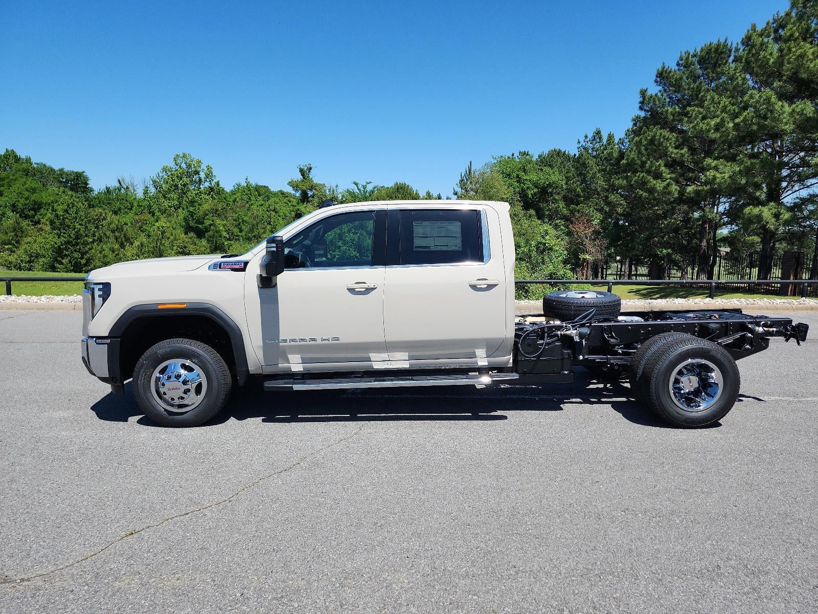2026 GMC Sierra 3500 HD Chassis Cab 4WD Crew Cab 177" WB, 60" CA SLE