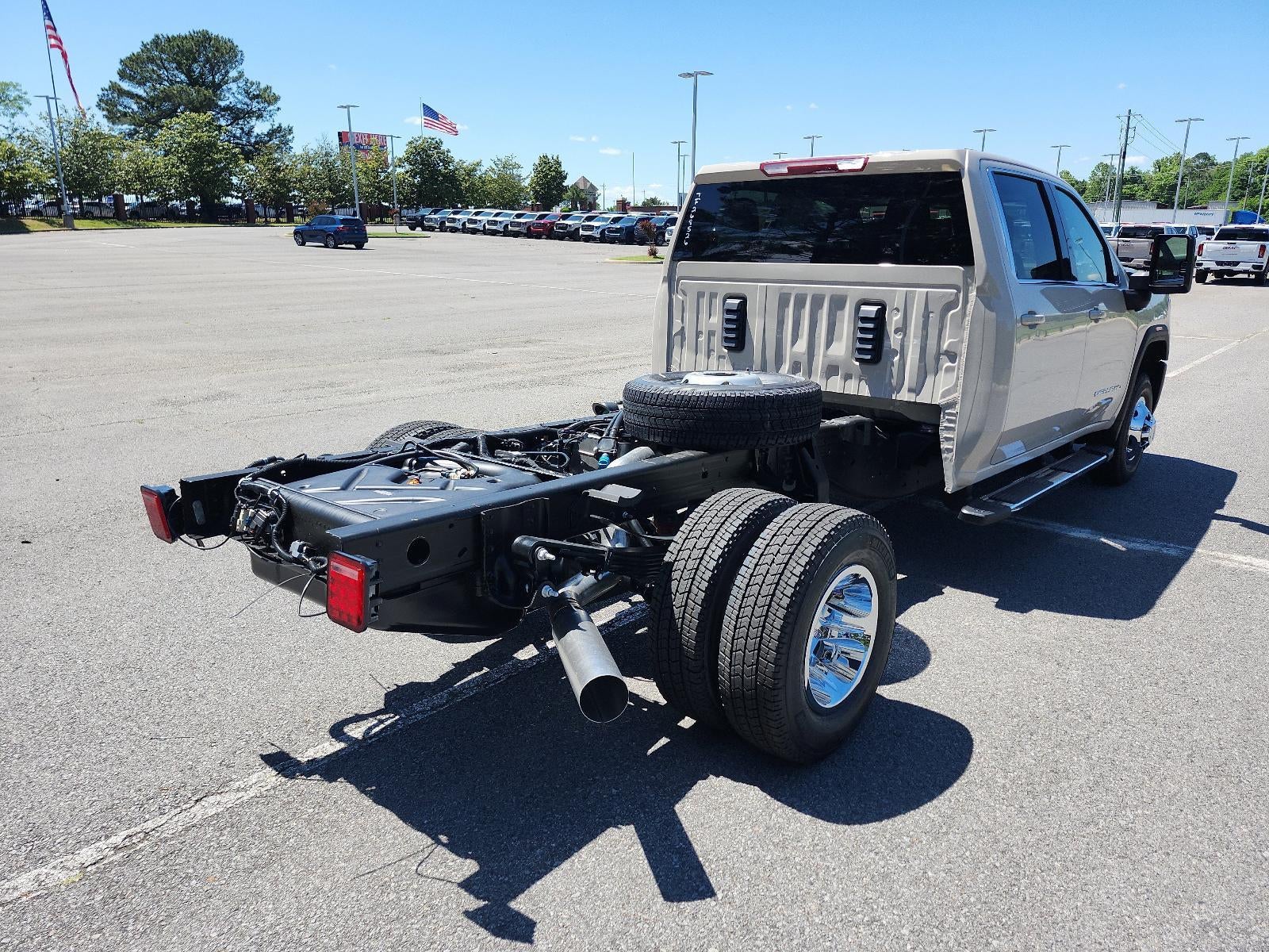 2026 GMC Sierra 3500 HD Chassis Cab 4WD Crew Cab 177" WB, 60" CA SLE