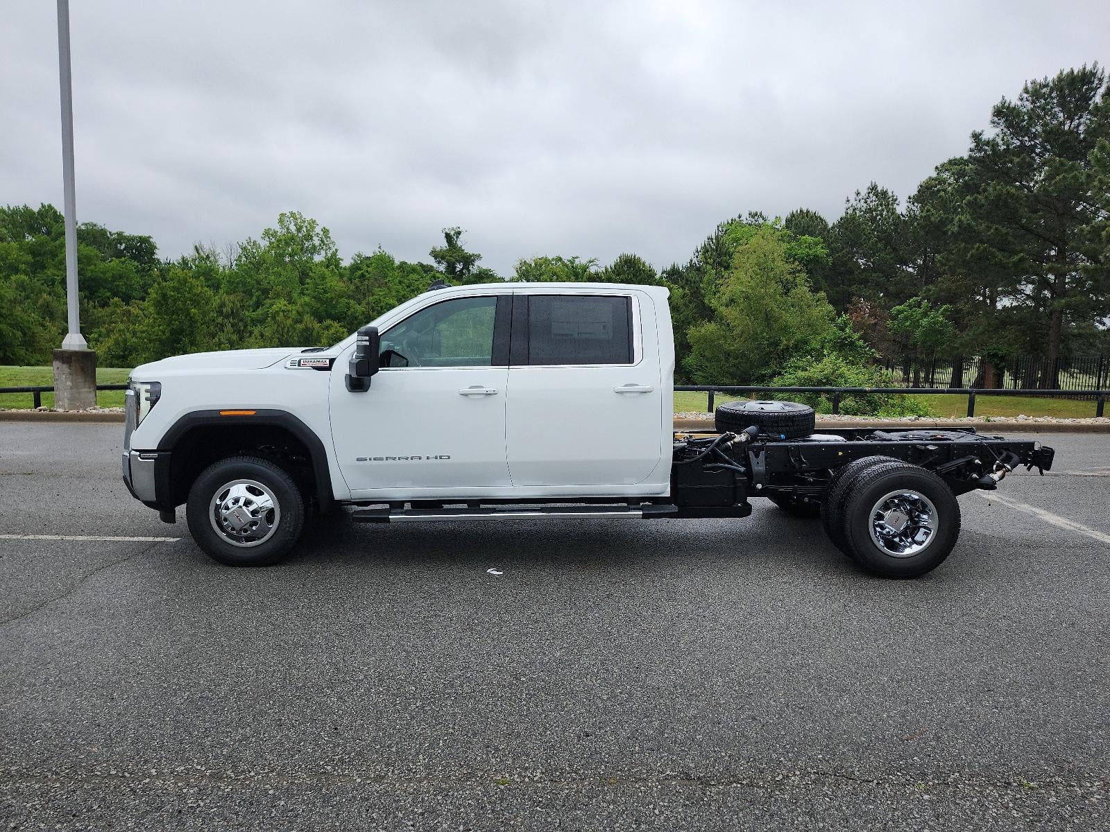 2026 GMC Sierra 3500 HD Chassis Cab 4WD Crew Cab 177" WB, 60" CA SLE