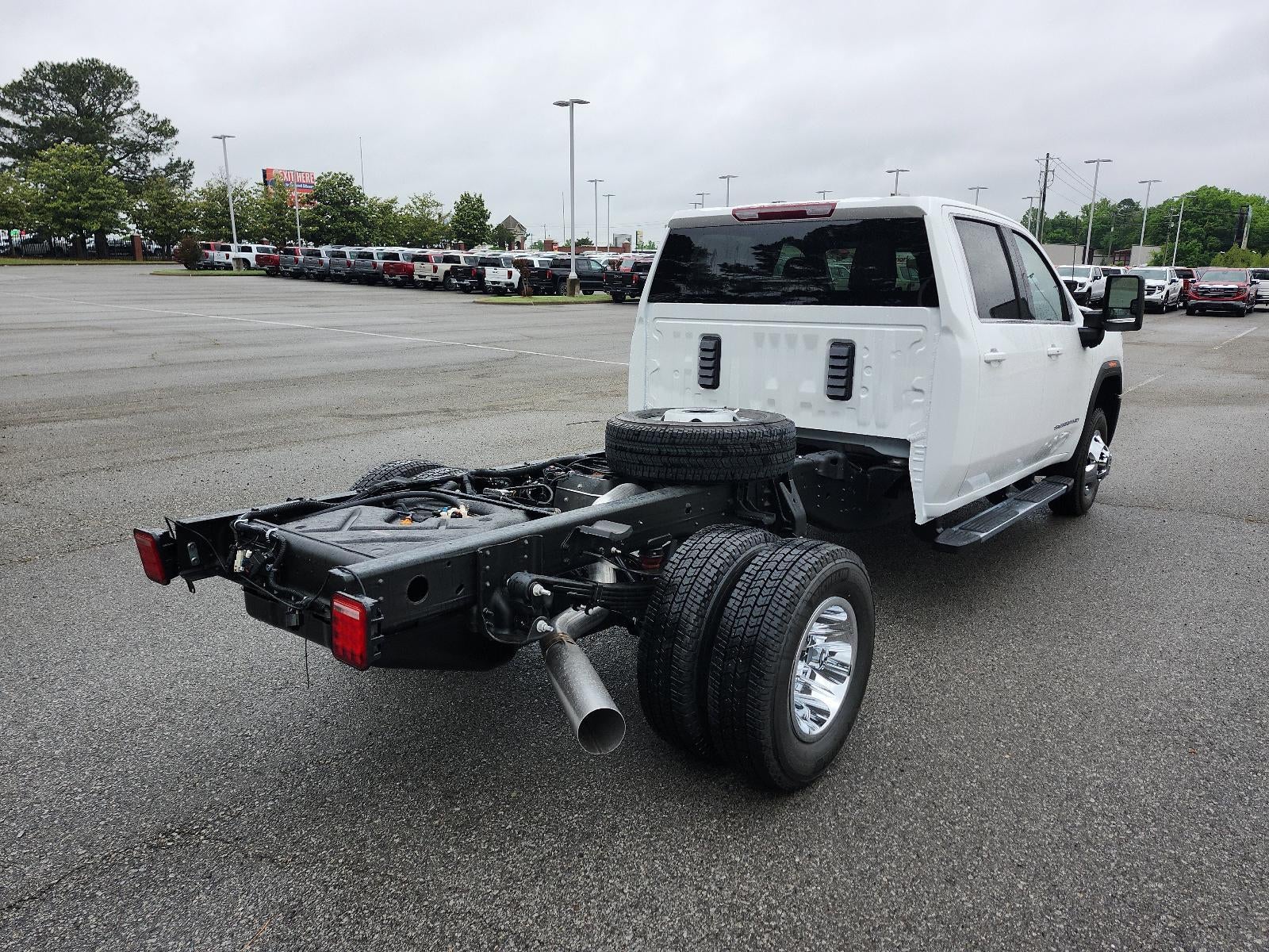 2026 GMC Sierra 3500 HD Chassis Cab 4WD Crew Cab 177" WB, 60" CA SLE