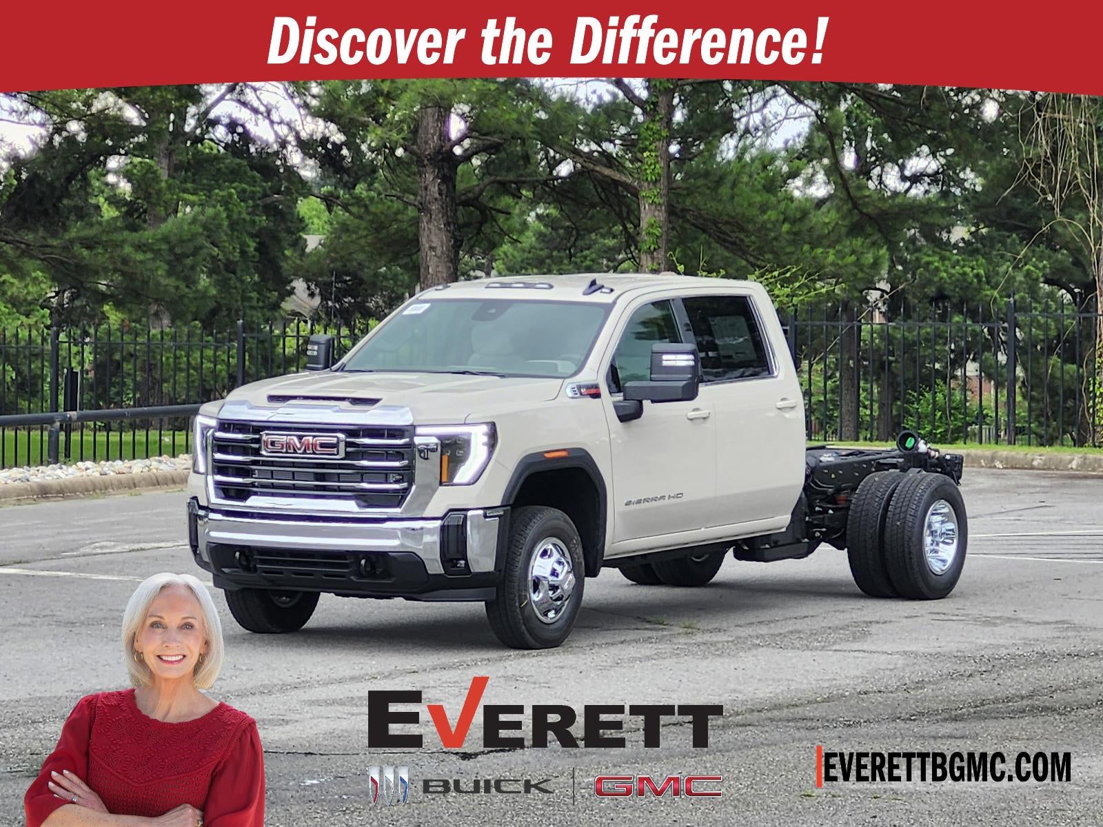 2026 GMC Sierra 4WD Crew Cab Chassis SLE's photo