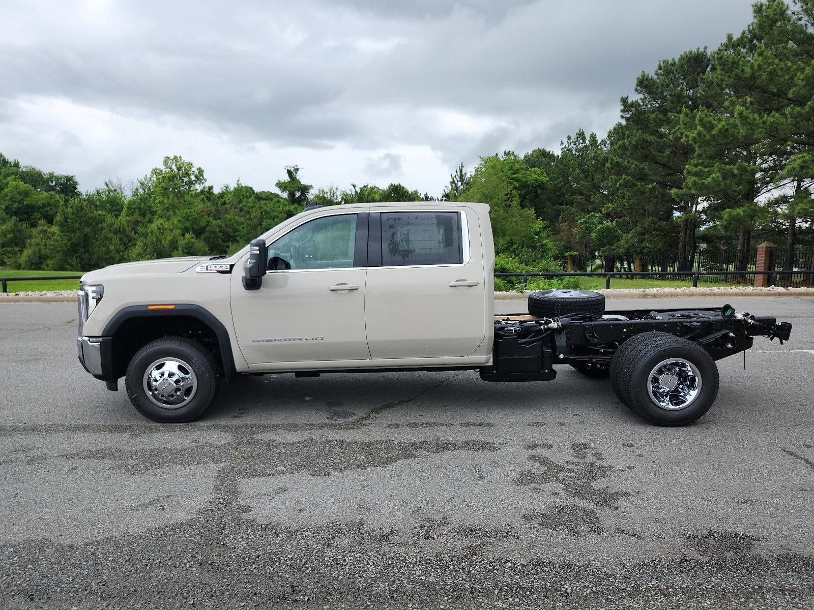 2026 GMC Sierra 3500 HD Chassis Cab 4WD Crew Cab 177" WB, 60" CA SLE