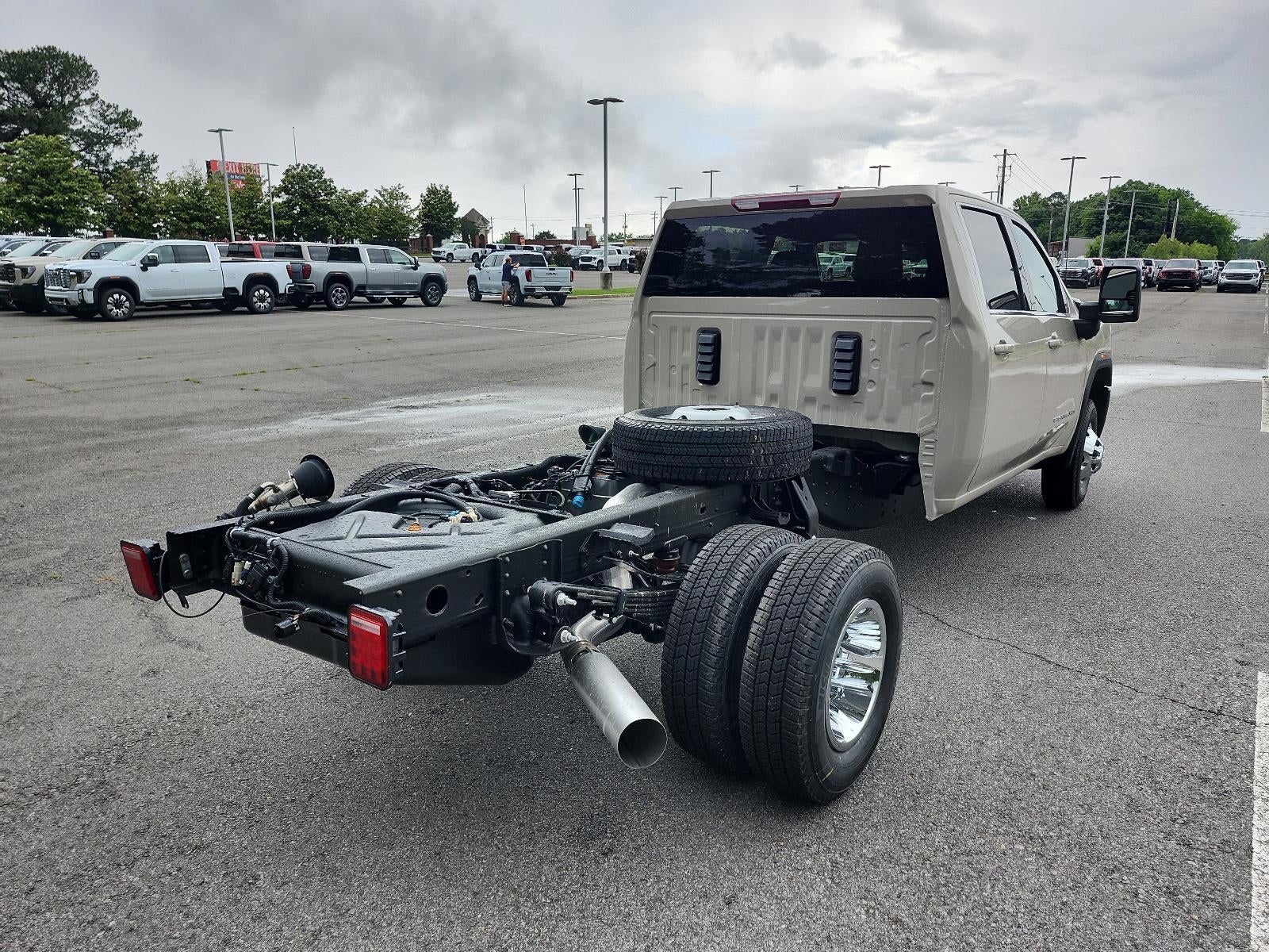 2026 GMC Sierra 3500 HD Chassis Cab 4WD Crew Cab 177" WB, 60" CA SLE