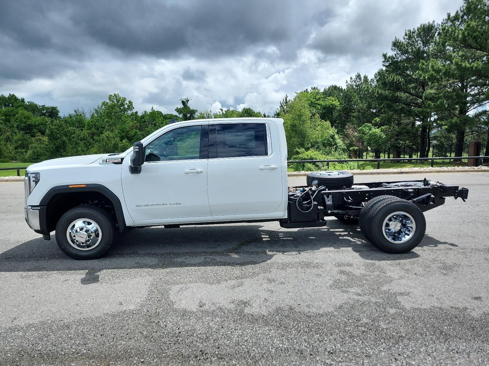 2026 GMC Sierra 3500 HD Chassis Cab 4WD Crew Cab 177" WB, 60" CA SLE