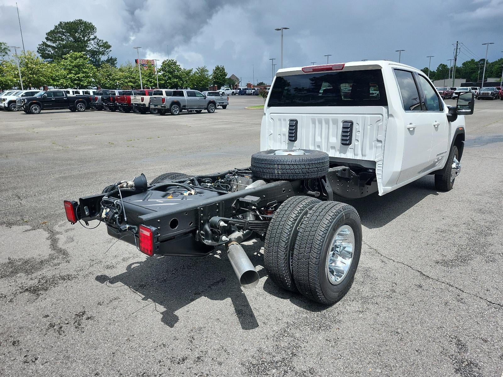 2026 GMC Sierra 3500 HD Chassis Cab 4WD Crew Cab 177" WB, 60" CA SLE