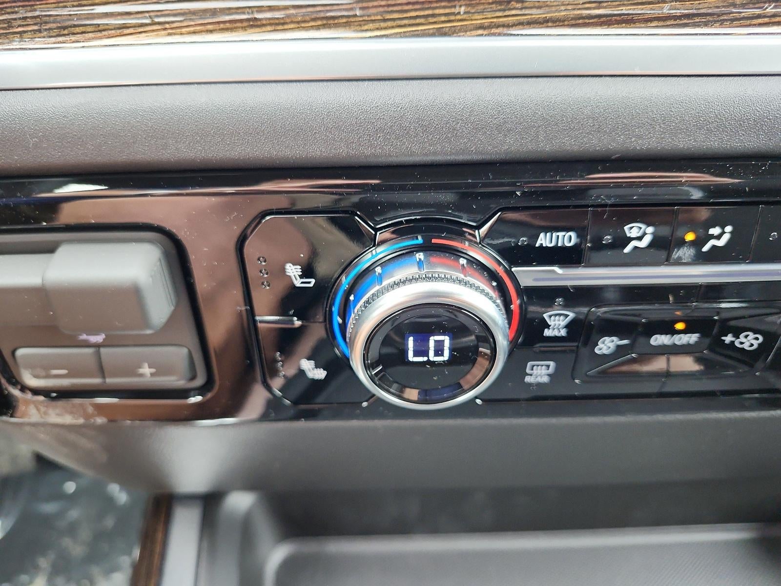 2026 GMC Sierra 3500 HD Chassis Cab 4WD Crew Cab 177" WB, 60" CA SLE