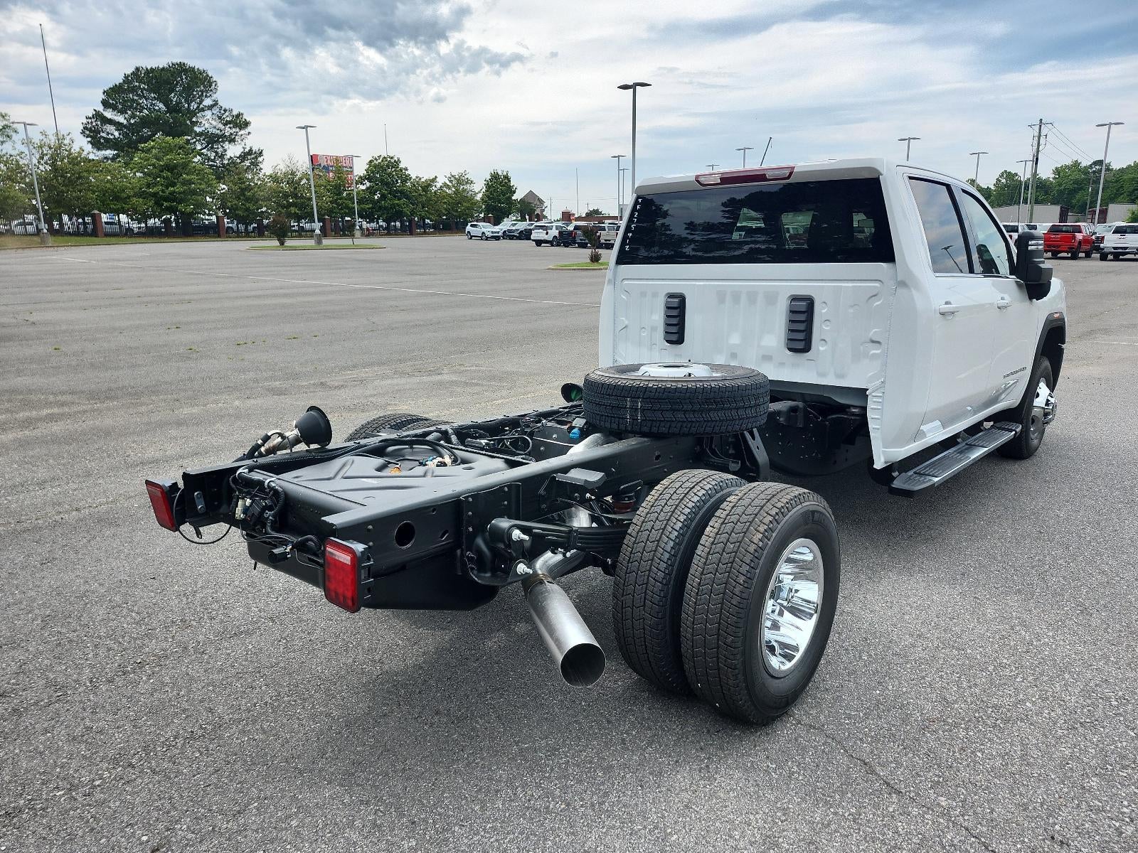 2026 GMC Sierra 3500 HD Chassis Cab 4WD Crew Cab 177" WB, 60" CA SLE