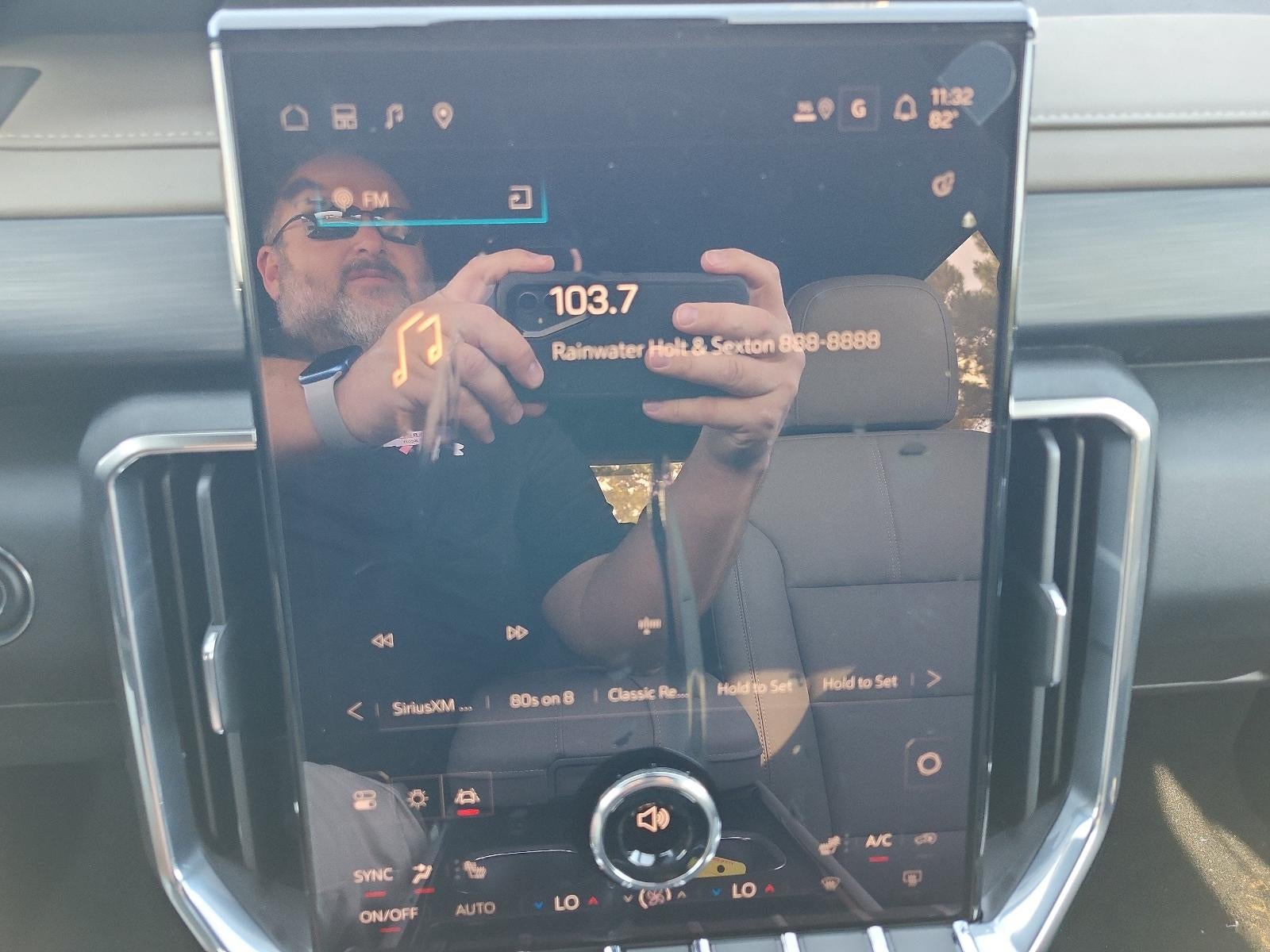 2027 GMC Acadia AWD Elevation w/4SD