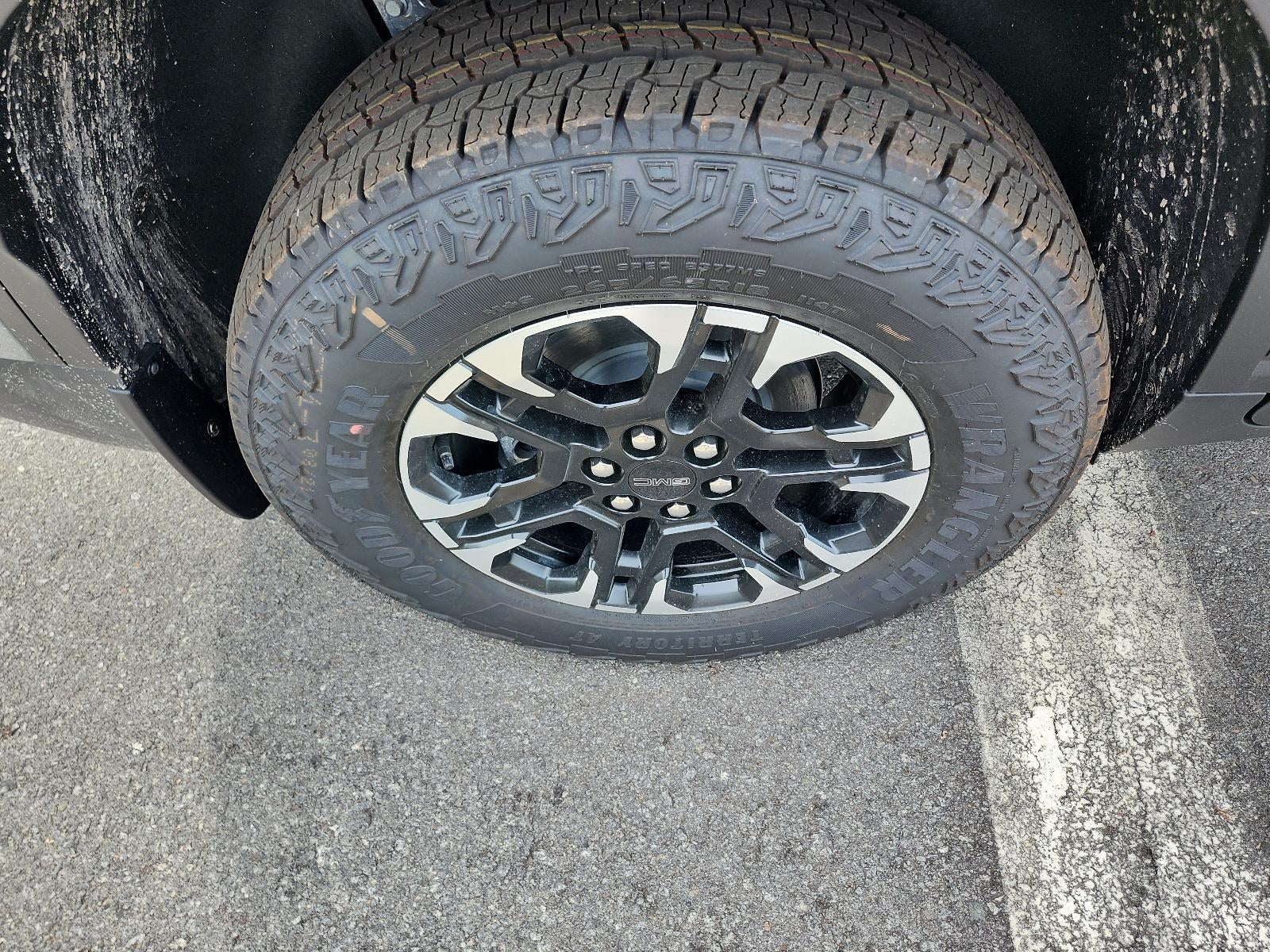 2027 GMC Acadia AWD AT4