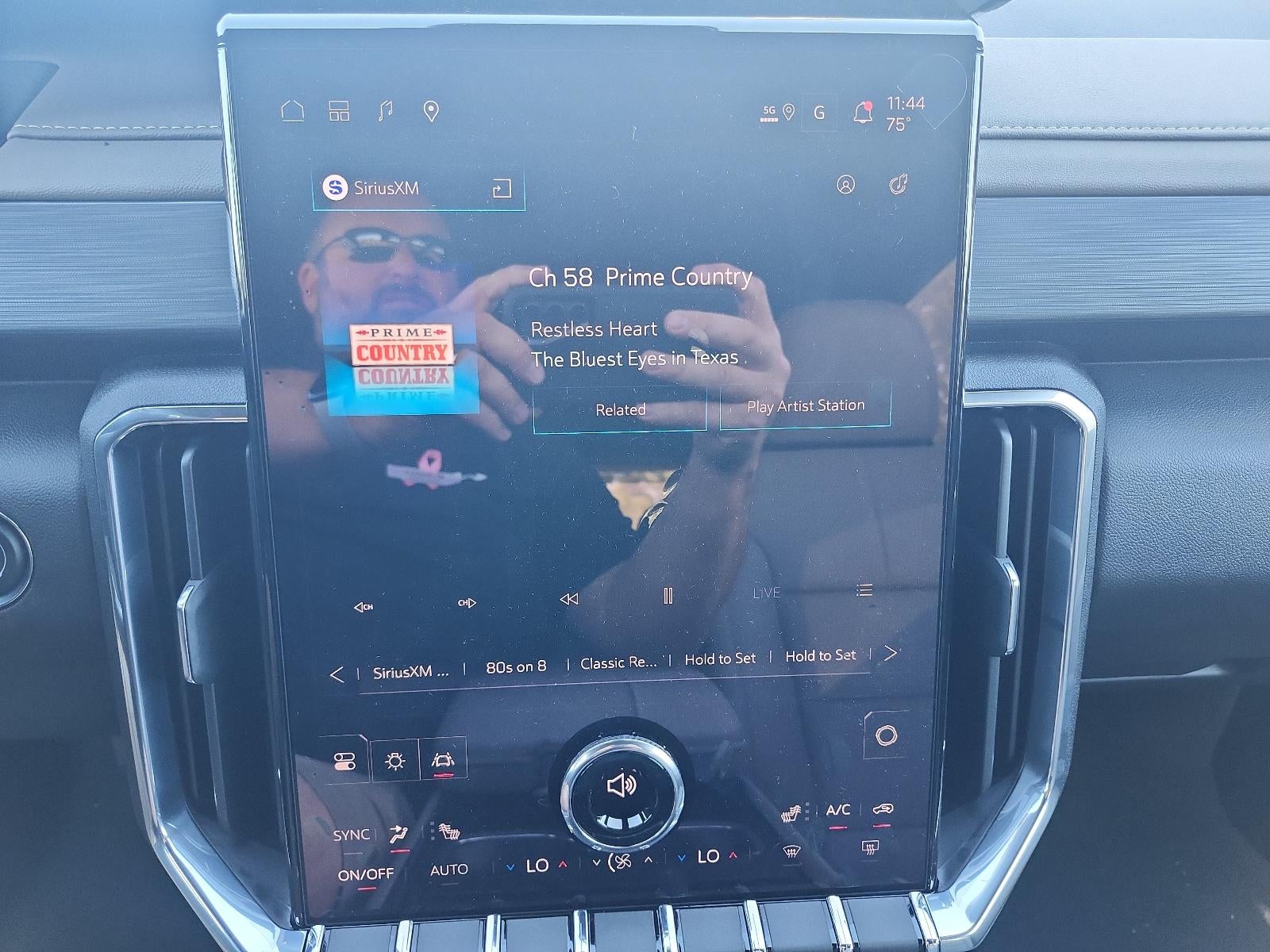 2027 GMC Acadia FWD Elevation w/4SC
