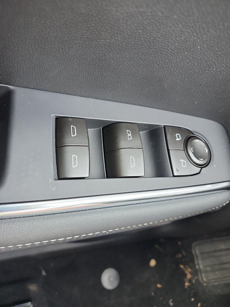 2027 GMC Acadia FWD Elevation w/4SC