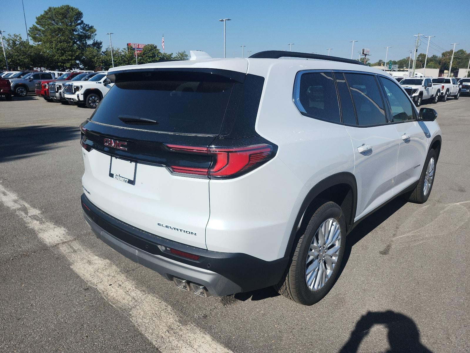 2027 GMC Acadia FWD Elevation w/4SC