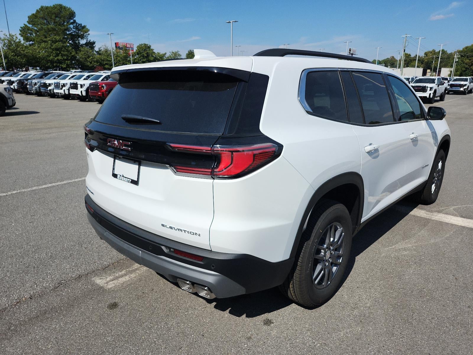 2027 GMC Acadia FWD Elevation w/4SC