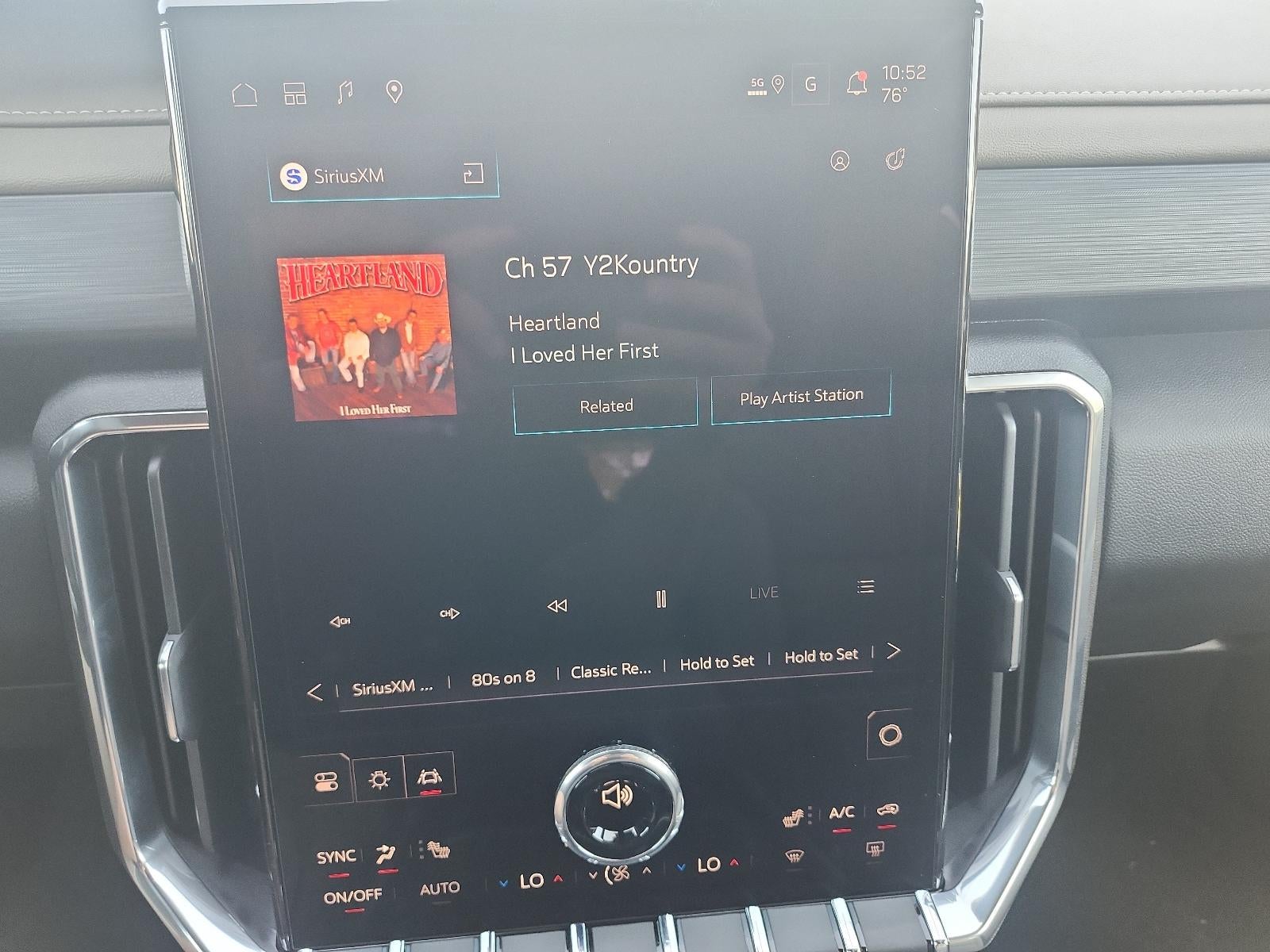 2027 GMC Acadia FWD Elevation w/4SC
