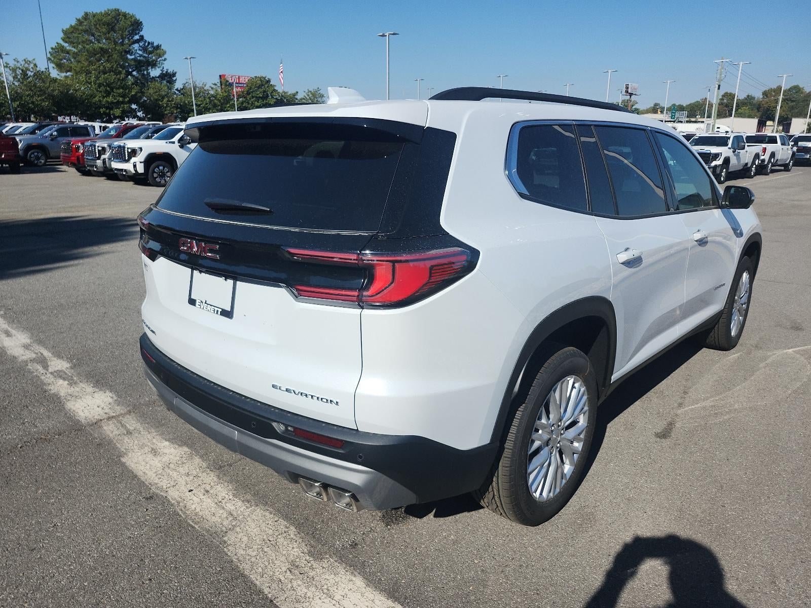 2027 GMC Acadia FWD Elevation w/4SC