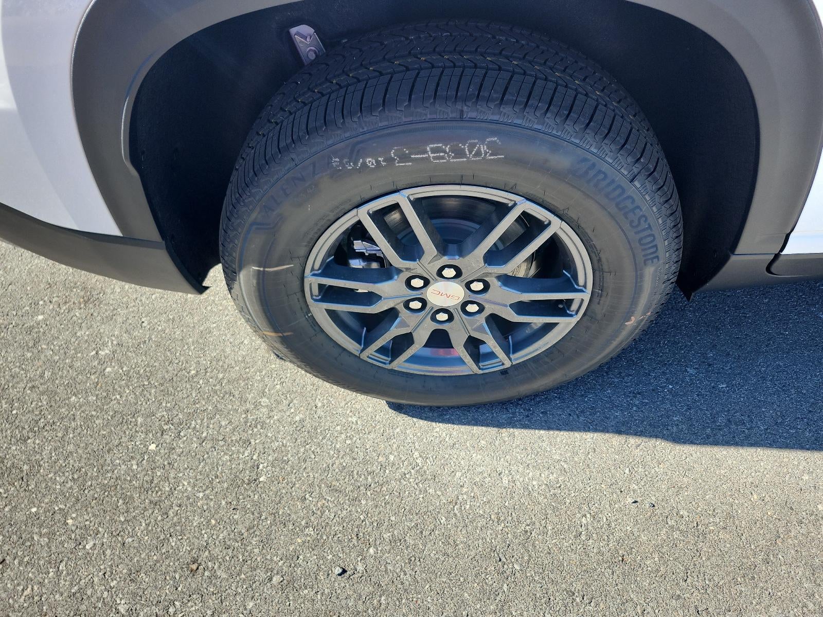 2027 GMC Acadia FWD Elevation w/4SC