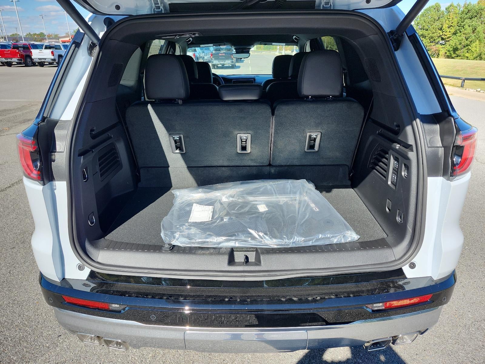 2026 GMC Acadia FWD Denali