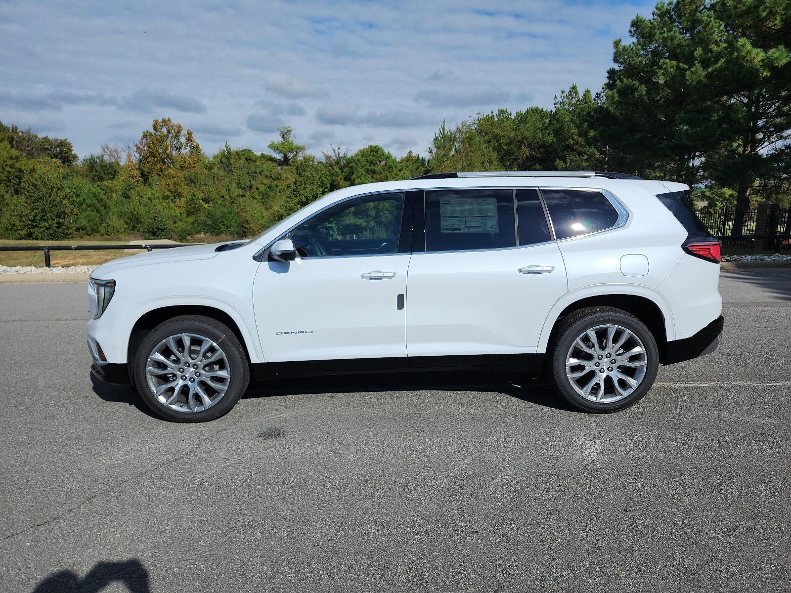 2026 GMC Acadia FWD Denali