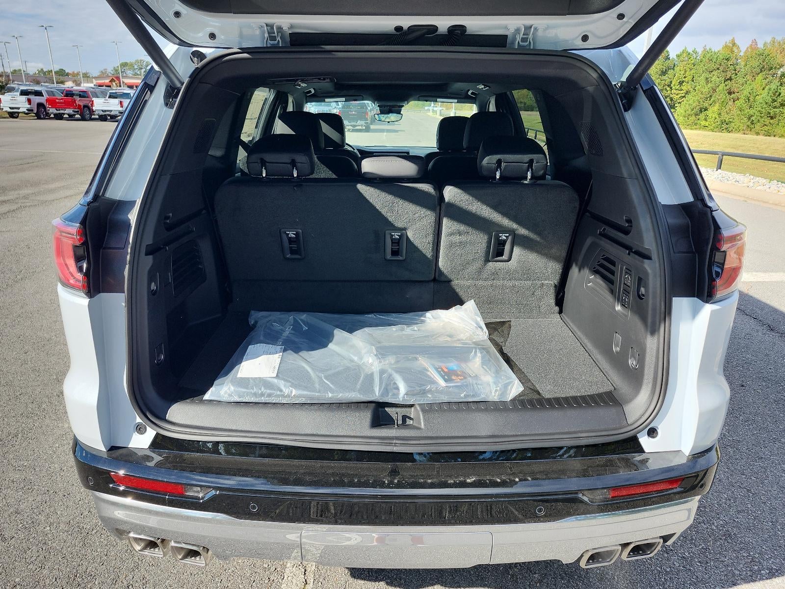 2026 GMC Acadia FWD Denali