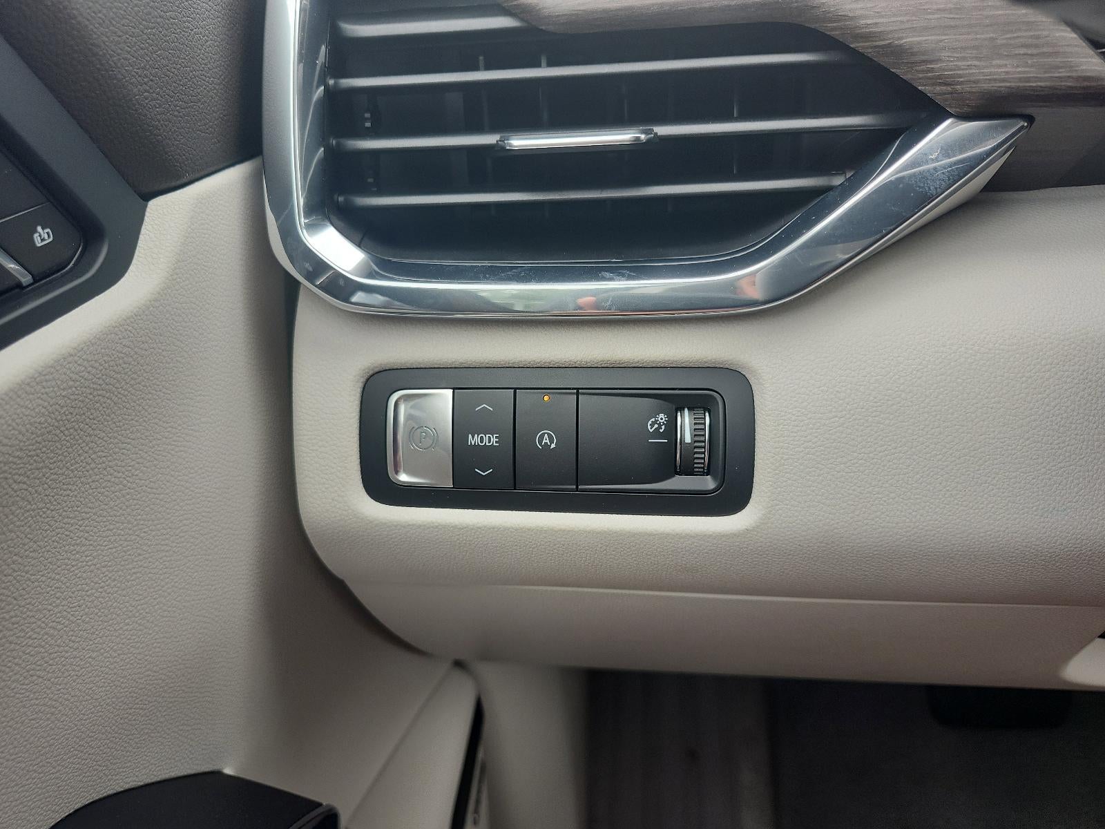 2026 GMC Acadia FWD Denali