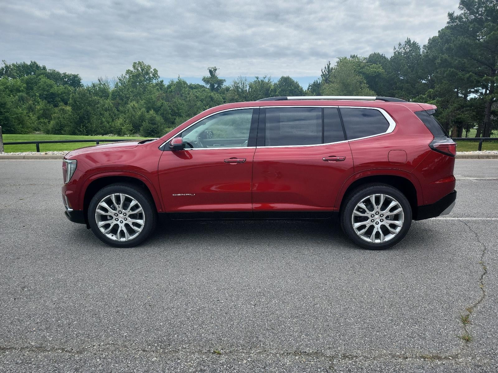2026 GMC Acadia FWD Denali