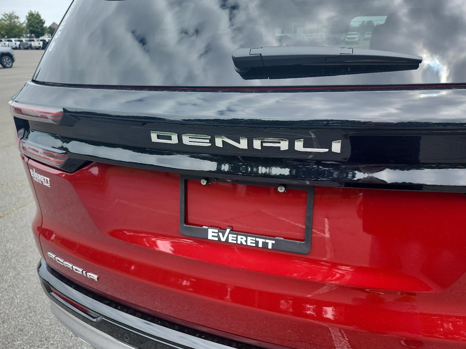 2026 GMC Acadia FWD Denali