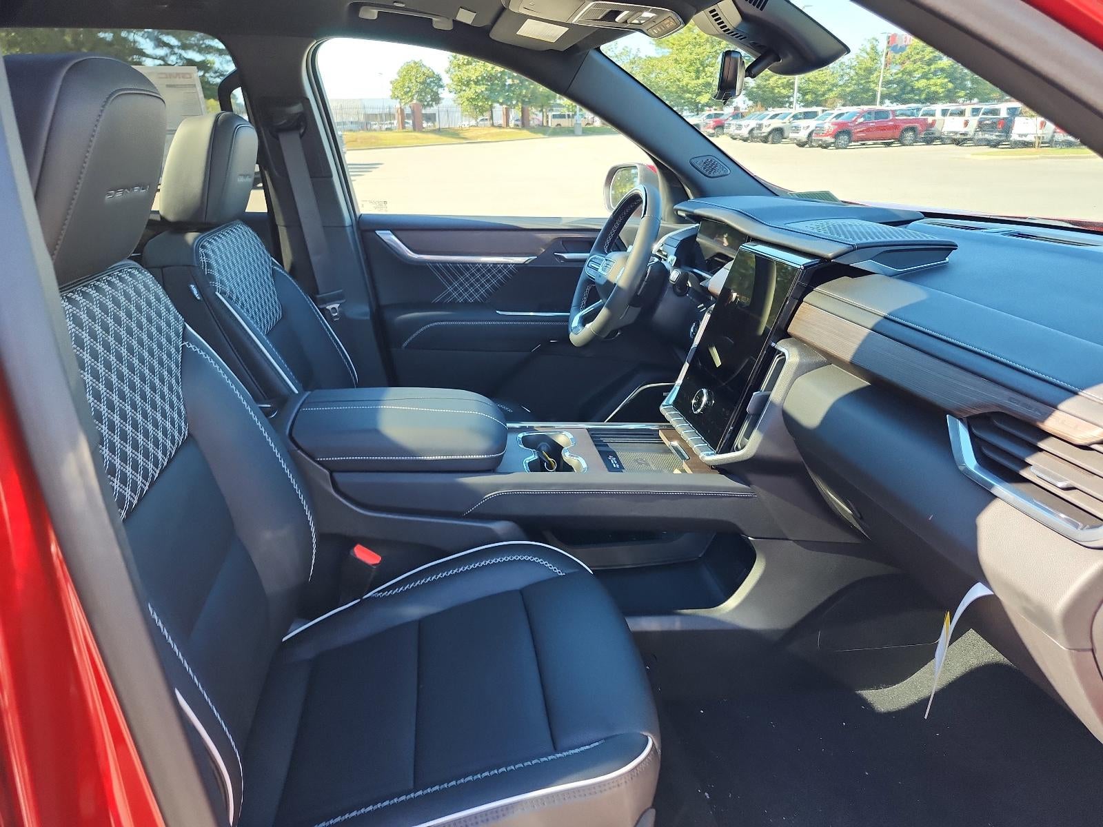 2026 GMC Acadia FWD Denali