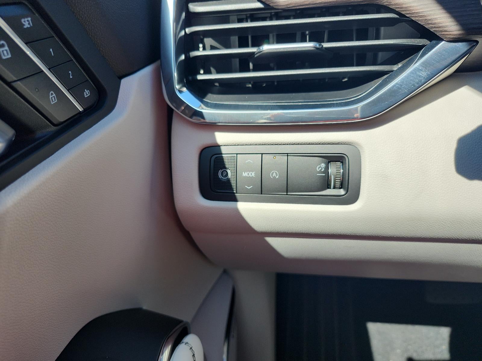 2027 GMC Acadia FWD Denali