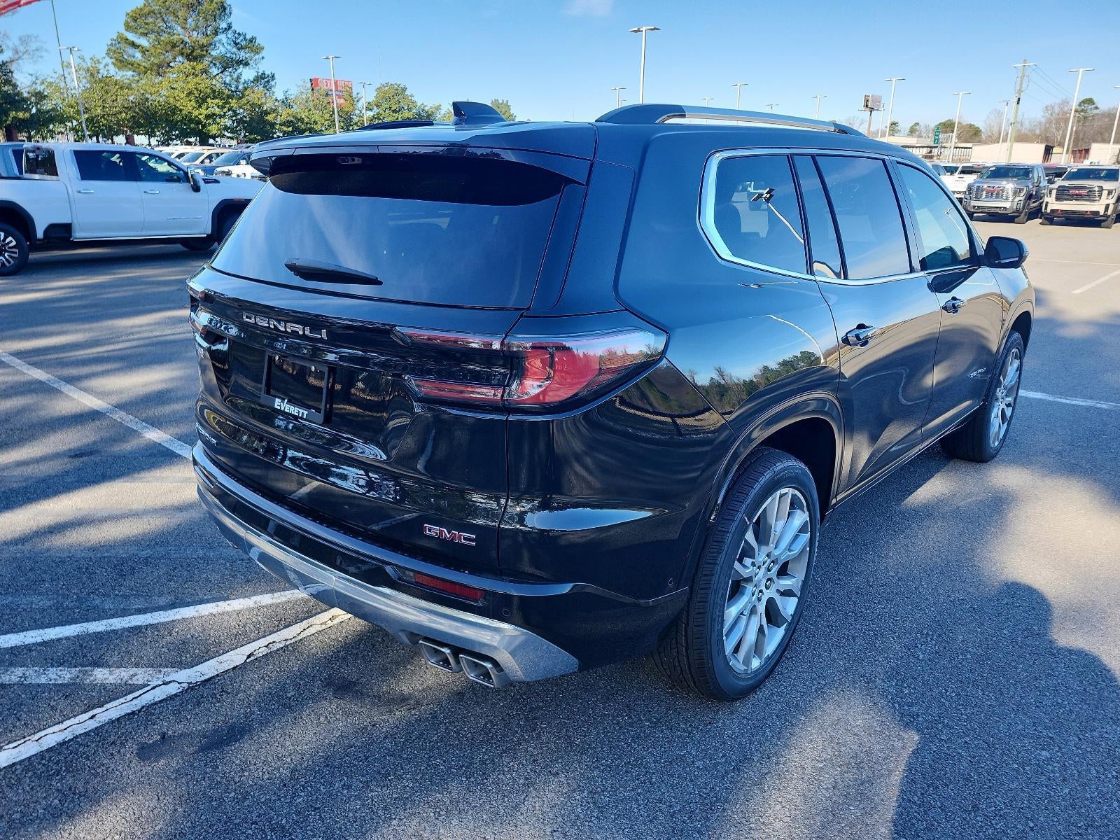 2026 GMC Acadia FWD Denali