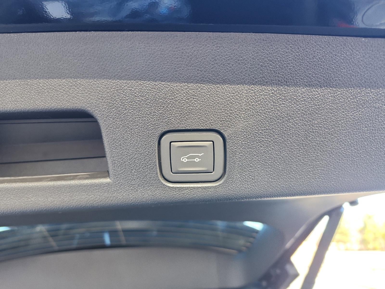 2026 GMC Acadia FWD Denali