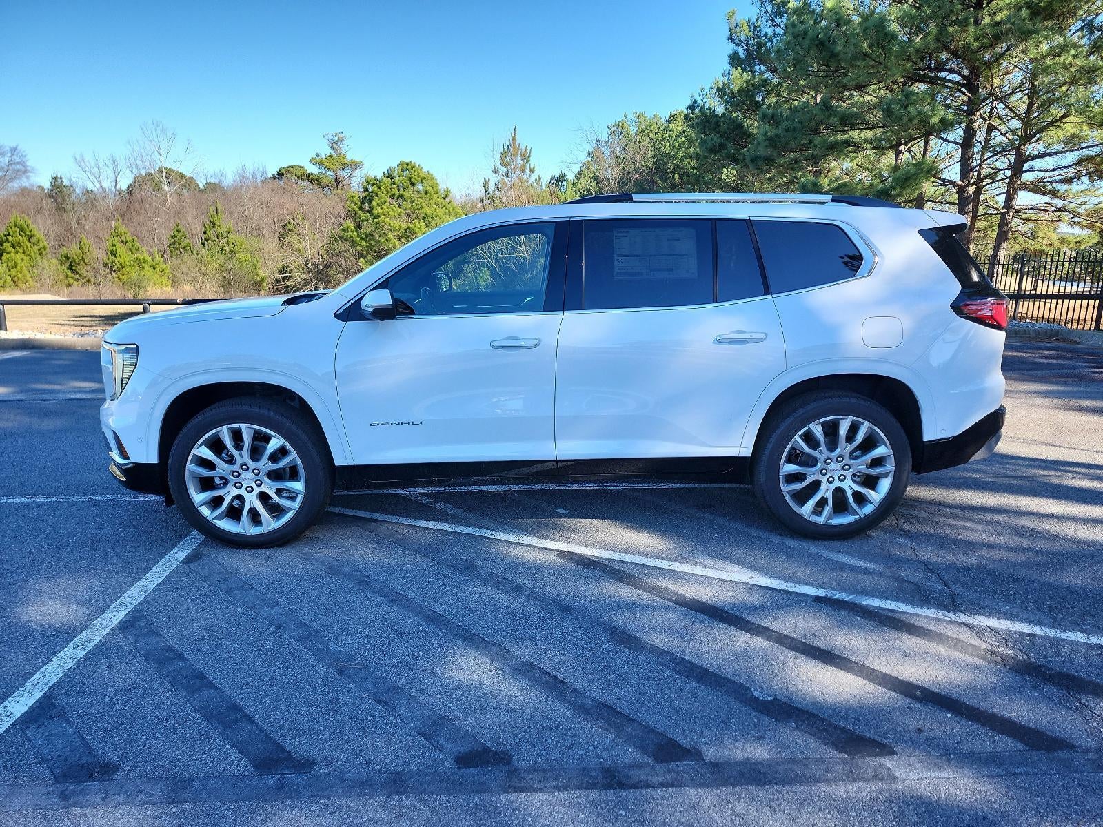 2026 GMC Acadia FWD Denali