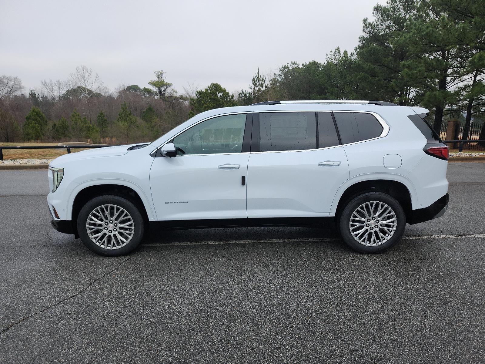 2026 GMC Acadia FWD Denali