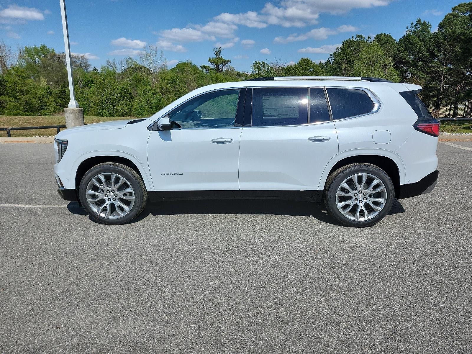 2026 GMC Acadia FWD Denali