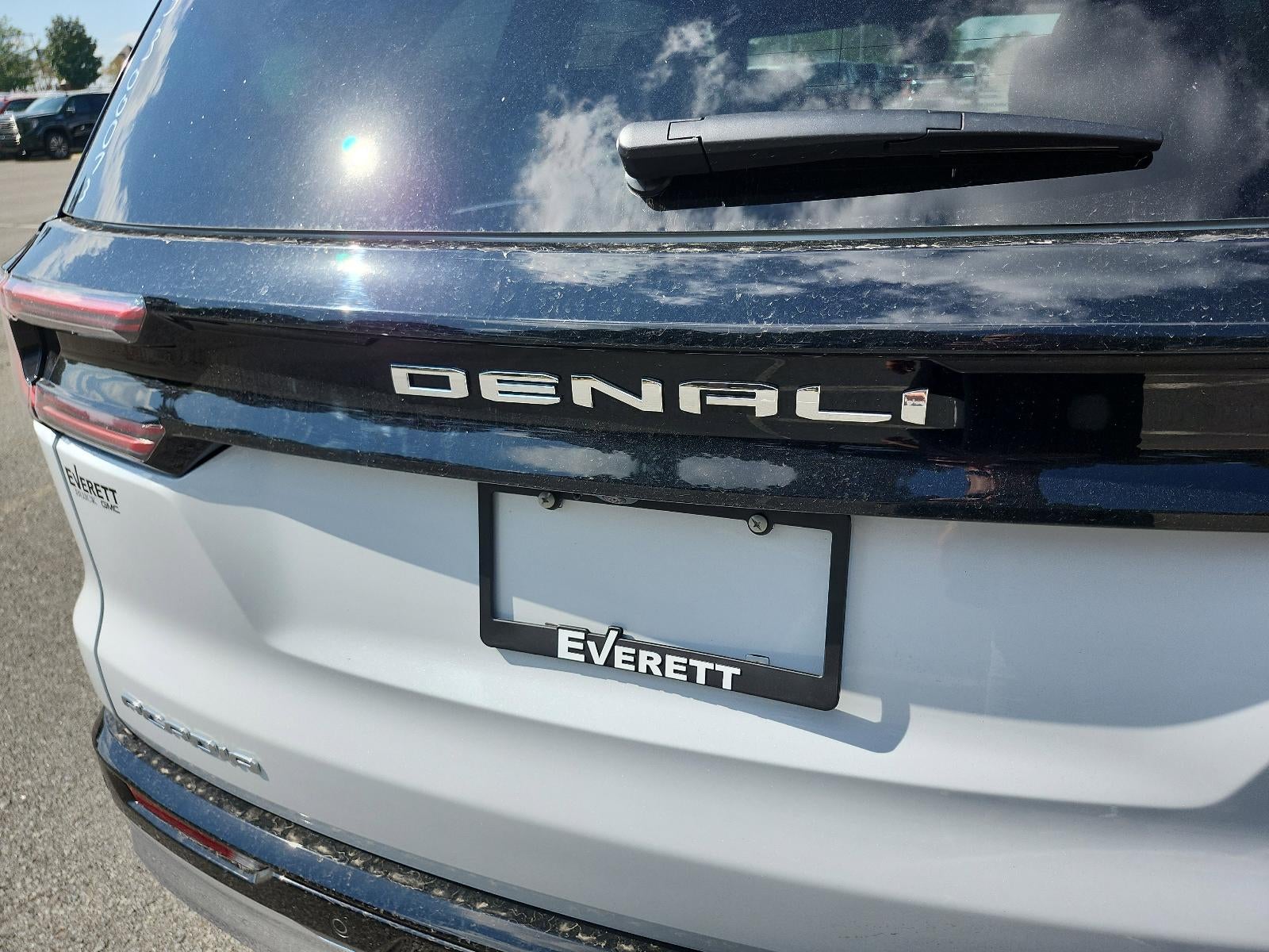 2026 GMC Acadia FWD Denali